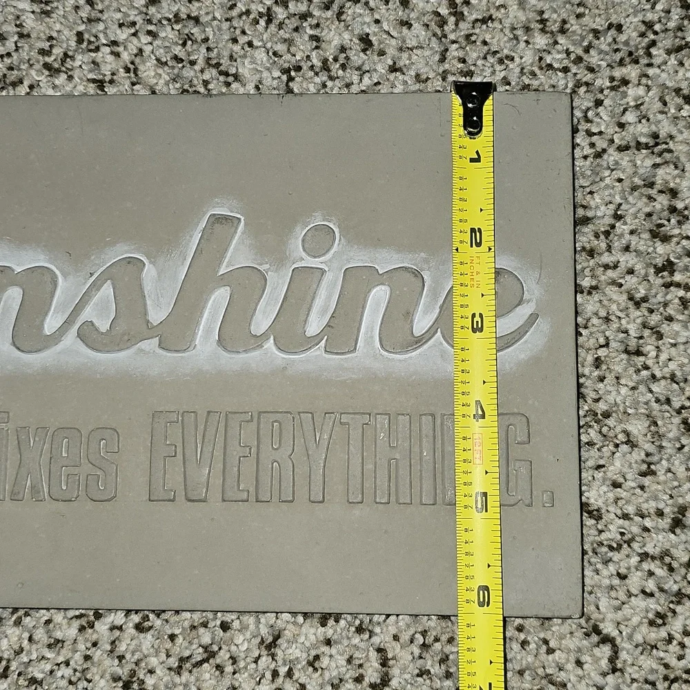 Hallmark Decorative Plaque - 'A Little Sunshine Fixes Everything' Concrete
